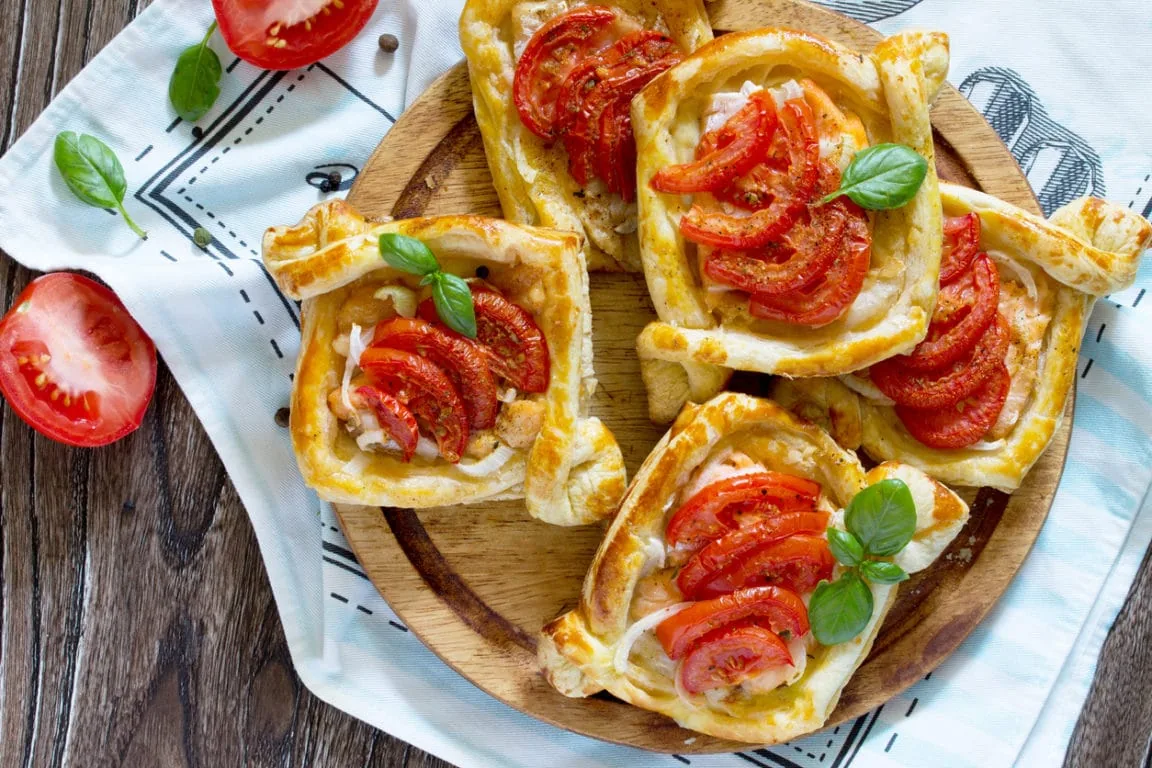 Feuilletés tomate et chèvre